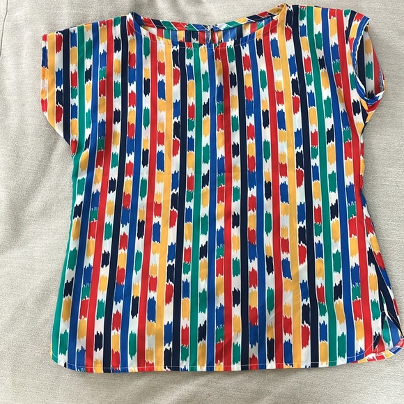 Vintage Tops - Vintage 90s shirt! Amazing design